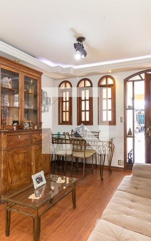 Casa à venda com 102m², 2 quartos e 1 vaga Casa à venda com 102m², 2 quartos e 1 vagaSala