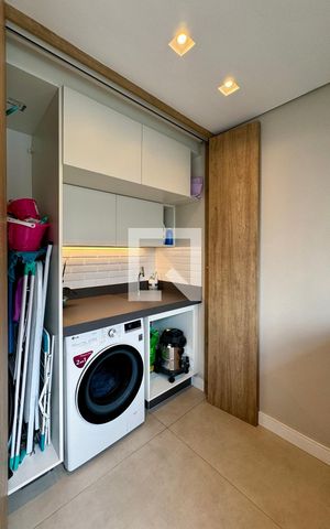 Apartamento à venda com 115m², 3 quartos e 2 vagas Apartamento à venda com 115m², 3 quartos e 2 vagasÁrea de Serviço
