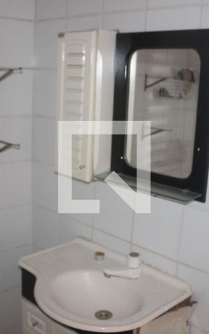Apartamento para alugar com 45m², 1 quarto e sem vagaBanheiro