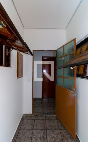 Casa à venda com 250m², 3 quartos e 4 vagas Casa à venda com 250m², 3 quartos e 4 vagasEscritório
