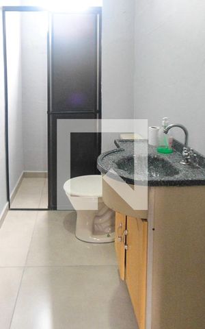 Apartamento à venda com 42m², 2 quartos e 1 vaga Apartamento à venda com 42m², 2 quartos e 1 vagaBanheiro