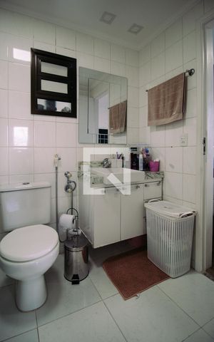 Apartamento à venda com 64m², 3 quartos e 2 vagas Apartamento à venda com 64m², 3 quartos e 2 vagasBanheiro