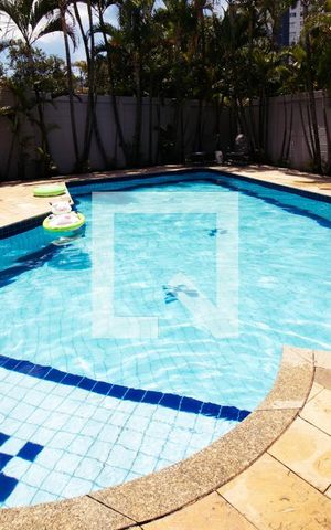 Apartamento à venda com 64m², 3 quartos e 2 vagas Apartamento à venda com 64m², 3 quartos e 2 vagasÁrea comum - Piscina