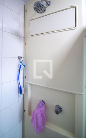 Apartamento à venda com 64m², 3 quartos e 2 vagas Apartamento à venda com 64m², 3 quartos e 2 vagasBanheiro
