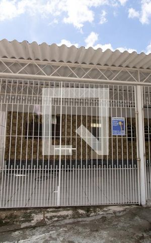 Casa para alugar com 97m², 3 quartos e 2 vagas Casa para alugar com 97m², 3 quartos e 2 vagasFachada