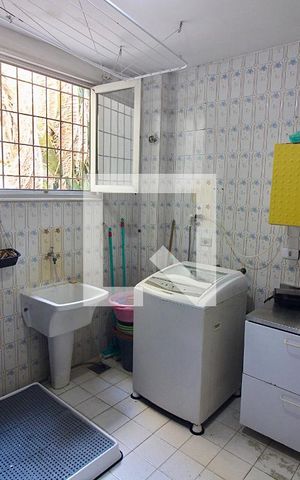 Apartamento à venda com 129m², 3 quartos e 2 vagas Apartamento à venda com 129m², 3 quartos e 2 vagasÁrea de Serviço