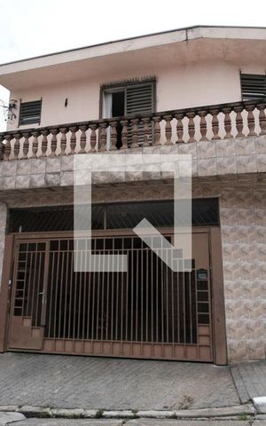 Casa à venda com 99m², 3 quartos e 1 vaga Casa à venda com 99m², 3 quartos e 1 vagaFachada