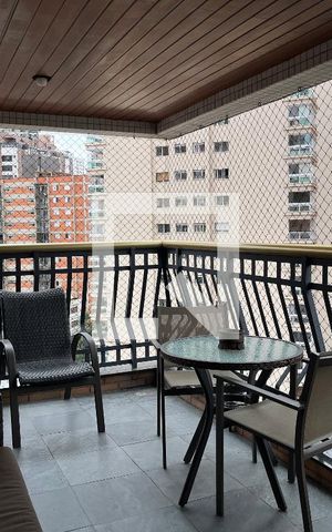 Apartamento à venda com 210m², 4 quartos e 4 vagasVaranda - Sala