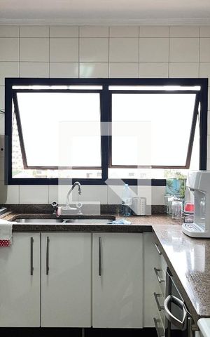 Apartamento à venda com 210m², 4 quartos e 4 vagasCozinha