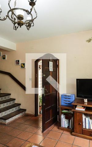 Casa à venda com 160m², 4 quartos e 2 vagasSala