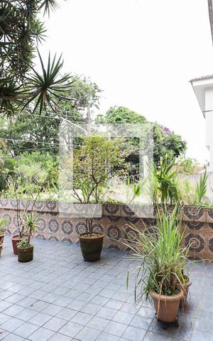 Casa à venda com 160m², 4 quartos e 2 vagasVaranda