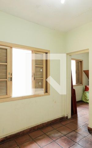 Casa à venda com 160m², 4 quartos e 2 vagasSuíte 2