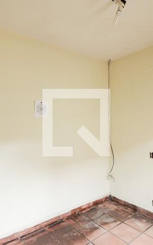Casa à venda com 160m², 4 quartos e 2 vagasSuíte 2