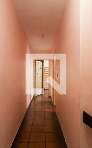 Casa à venda com 160m², 4 quartos e 2 vagasCorredor