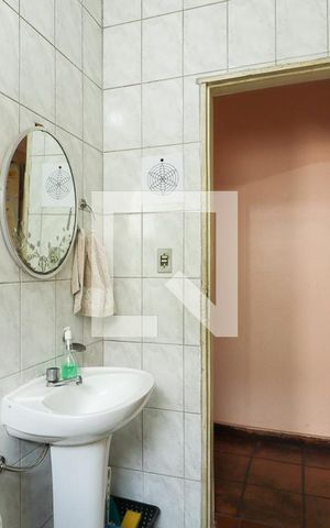 Casa à venda com 160m², 4 quartos e 2 vagasBanheiro Social