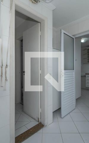 Apartamento à venda com 230m², 3 quartos e 2 vagas Apartamento à venda com 230m², 3 quartos e 2 vagasLavanderia