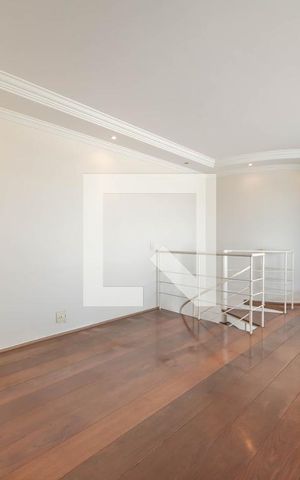 Apartamento à venda com 230m², 3 quartos e 2 vagas Apartamento à venda com 230m², 3 quartos e 2 vagasSala de TV