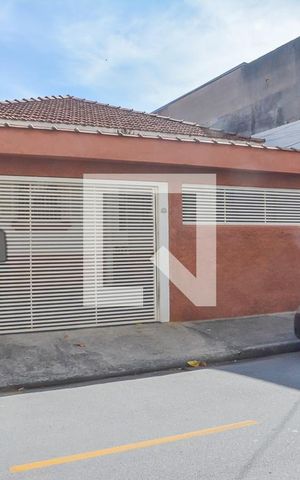 Casa à venda com 355m², 2 quartos e 2 vagasFachada