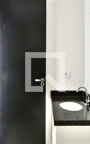 Apartamento à venda com 42m², 2 quartos e sem vaga Apartamento à venda com 42m², 2 quartos e sem vagaBanheiro
