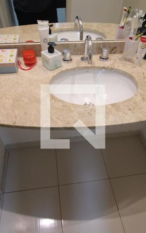 Apartamento à venda com 87m², 3 quartos e 2 vagasQuarto 2 - Banheiro