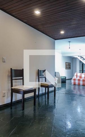 Casa para alugar com 466m², 6 quartos e 4 vagasSala