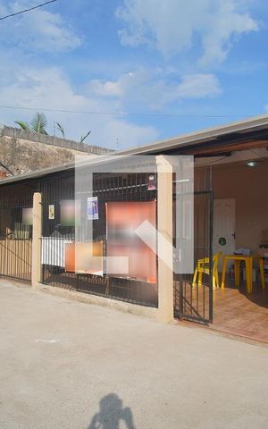 Casa à venda com 300m², 2 quartos e 4 vagasFachada