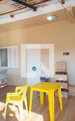 Casa à venda com 300m², 2 quartos e 4 vagasFachada