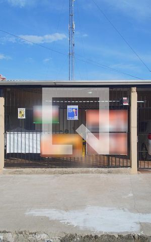 Casa à venda com 300m², 2 quartos e 4 vagasFachada