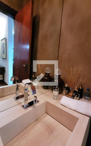 Casa de condomínio à venda com 2234m², 5 quartos e 4 vagas Casa de condomínio à venda com 2234m², 5 quartos e 4 vagasLavabo
