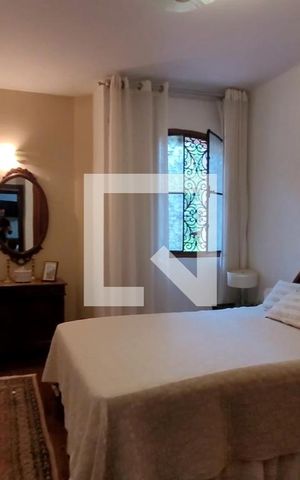 Casa de condomínio à venda com 2234m², 5 quartos e 4 vagas Casa de condomínio à venda com 2234m², 5 quartos e 4 vagasQuarto 2
