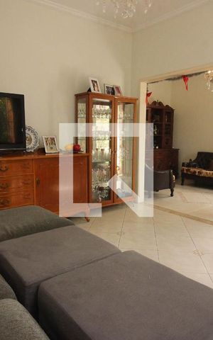 Casa à venda com 270m², 3 quartos e 4 vagas Casa à venda com 270m², 3 quartos e 4 vagasSala 2