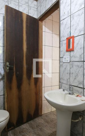 Casa à venda com 130m², 2 quartos e 2 vagas Casa à venda com 130m², 2 quartos e 2 vagasBanheiro