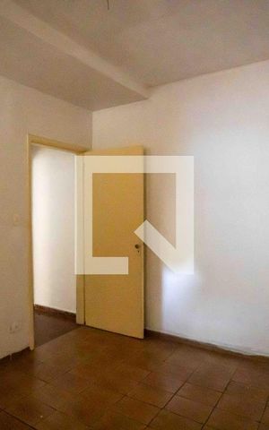 Casa à venda com 200m², 2 quartos e 2 vagasQuarto de Serviço