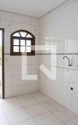 Casa à venda com 200m², 2 quartos e 2 vagasCozinha