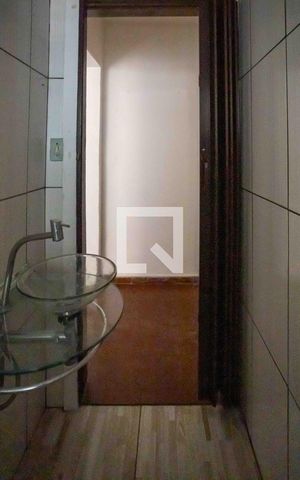 Casa à venda com 200m², 2 quartos e 2 vagasBanheiro de serviço