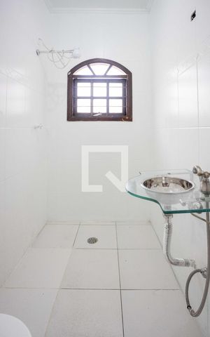 Casa à venda com 200m², 2 quartos e 2 vagasBanheiro
