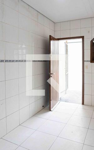 Casa à venda com 200m², 2 quartos e 2 vagasCozinha