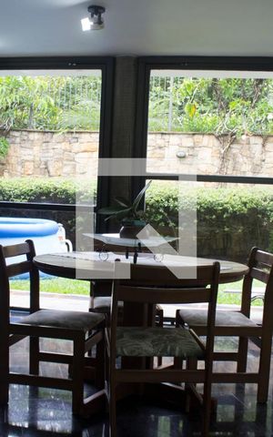 Casa à venda com 430m², 4 quartos e 5 vagas Casa à venda com 430m², 4 quartos e 5 vagassala