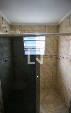 Casa à venda com 80m², 2 quartos e 1 vaga Casa à venda com 80m², 2 quartos e 1 vagaBanheiro 1