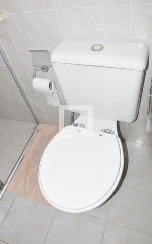 Casa à venda com 160m², 3 quartos e 2 vagas Casa à venda com 160m², 3 quartos e 2 vagasBanheiro