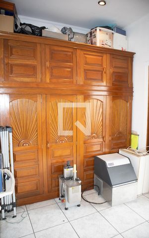 Casa à venda com 400m², 5 quartos e 8 vagasÁrea de Serviço