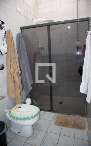 Casa à venda com 400m², 5 quartos e 8 vagasBanheiro do Suíte