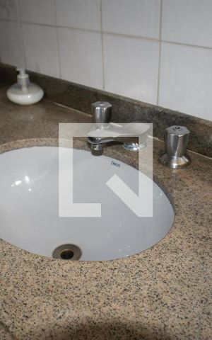 Casa à venda com 400m², 5 quartos e 8 vagasBanheiro do Suíte