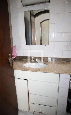 Casa à venda com 400m², 5 quartos e 8 vagasBanheiro 1