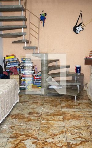 Casa à venda com 400m², 5 quartos e 8 vagasSala de Serviço