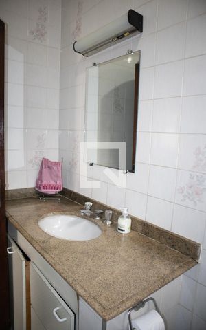 Casa à venda com 400m², 5 quartos e 8 vagasBanheiro 1