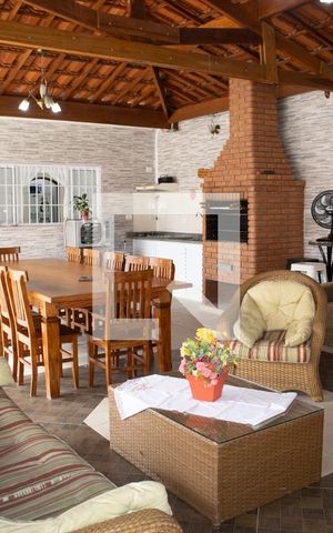 Casa à venda com 400m², 5 quartos e 8 vagasChurrasqueira