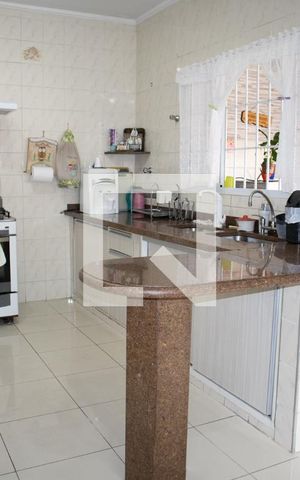 Casa à venda com 400m², 5 quartos e 8 vagasCozinha