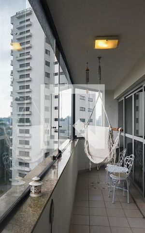Apartamento à venda com 238m², 3 quartos e 3 vagas Apartamento à venda com 238m², 3 quartos e 3 vagasVaranda