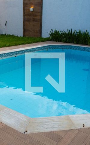 Casa à venda com 497m², 5 quartos e 3 vagas Casa à venda com 497m², 5 quartos e 3 vagasÁrea de Lazer - Piscina